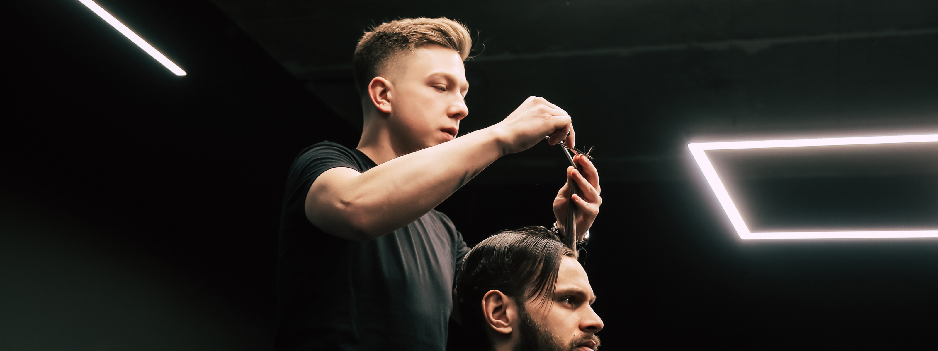 Barber vs. Stylist: What’s the Real Difference and Why It Matters